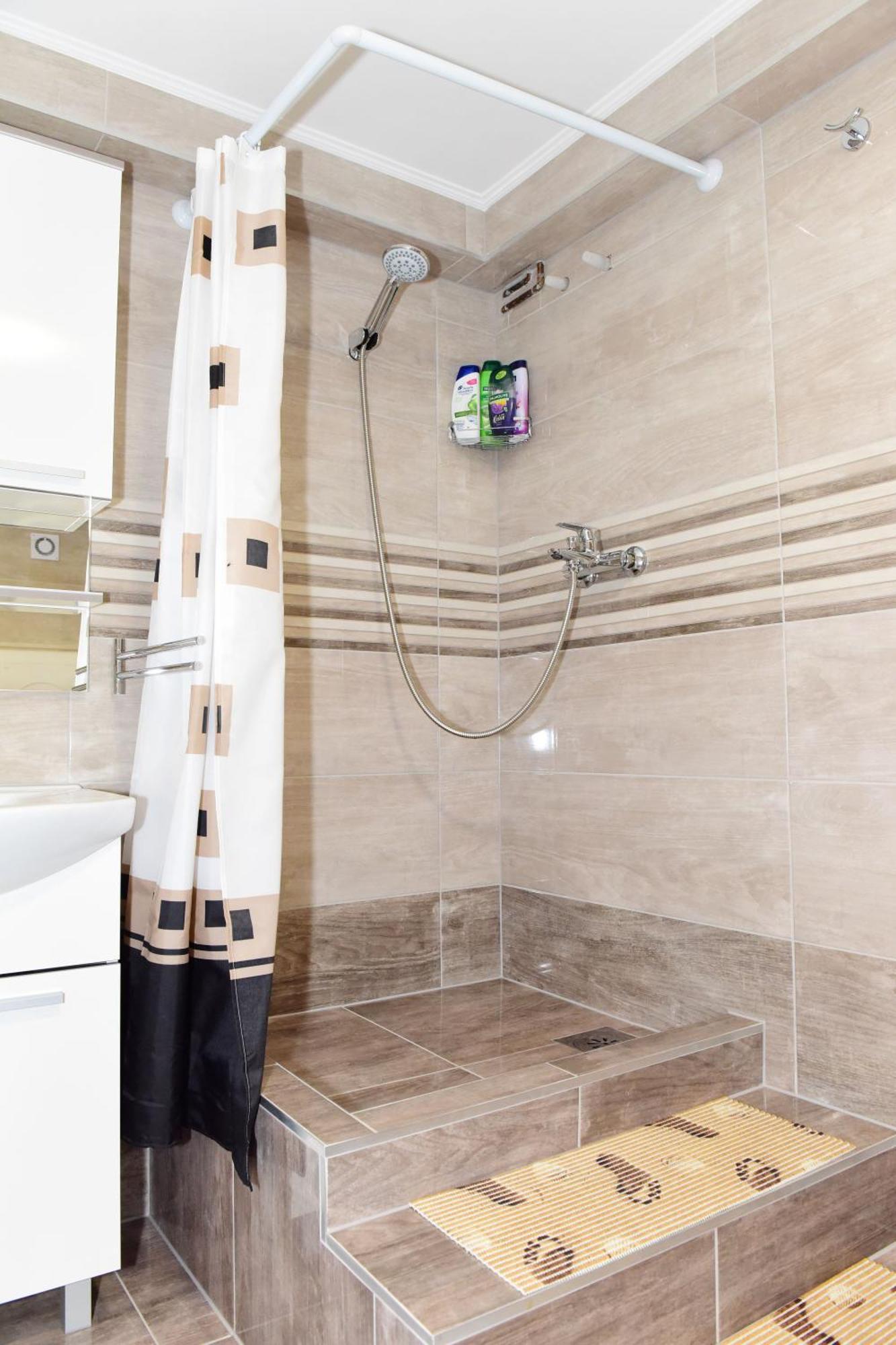 Apartman Bingo Josipdol Luaran gambar